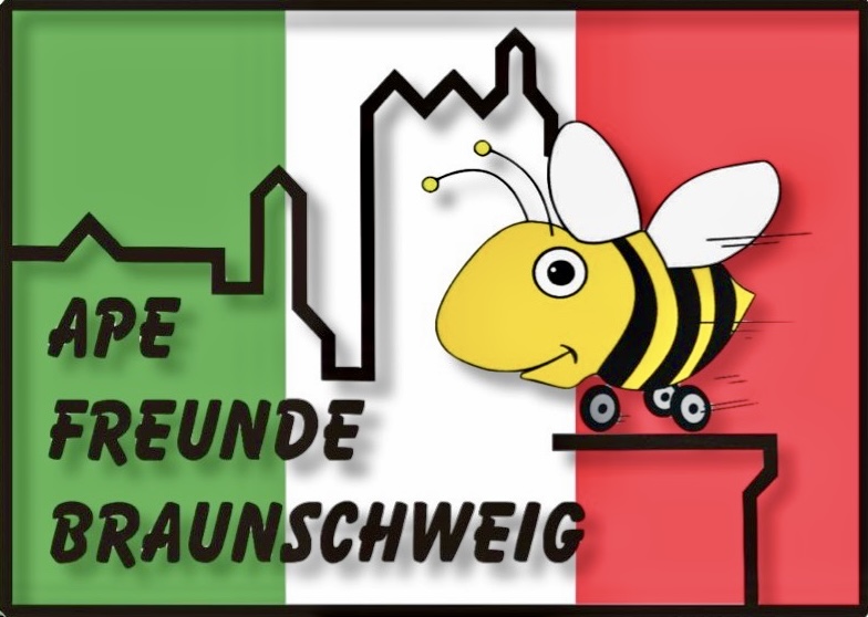 Ape Freunde Braunschweig Logo mit italienischen Farben und einer Biene auf einem Piaggio Ape